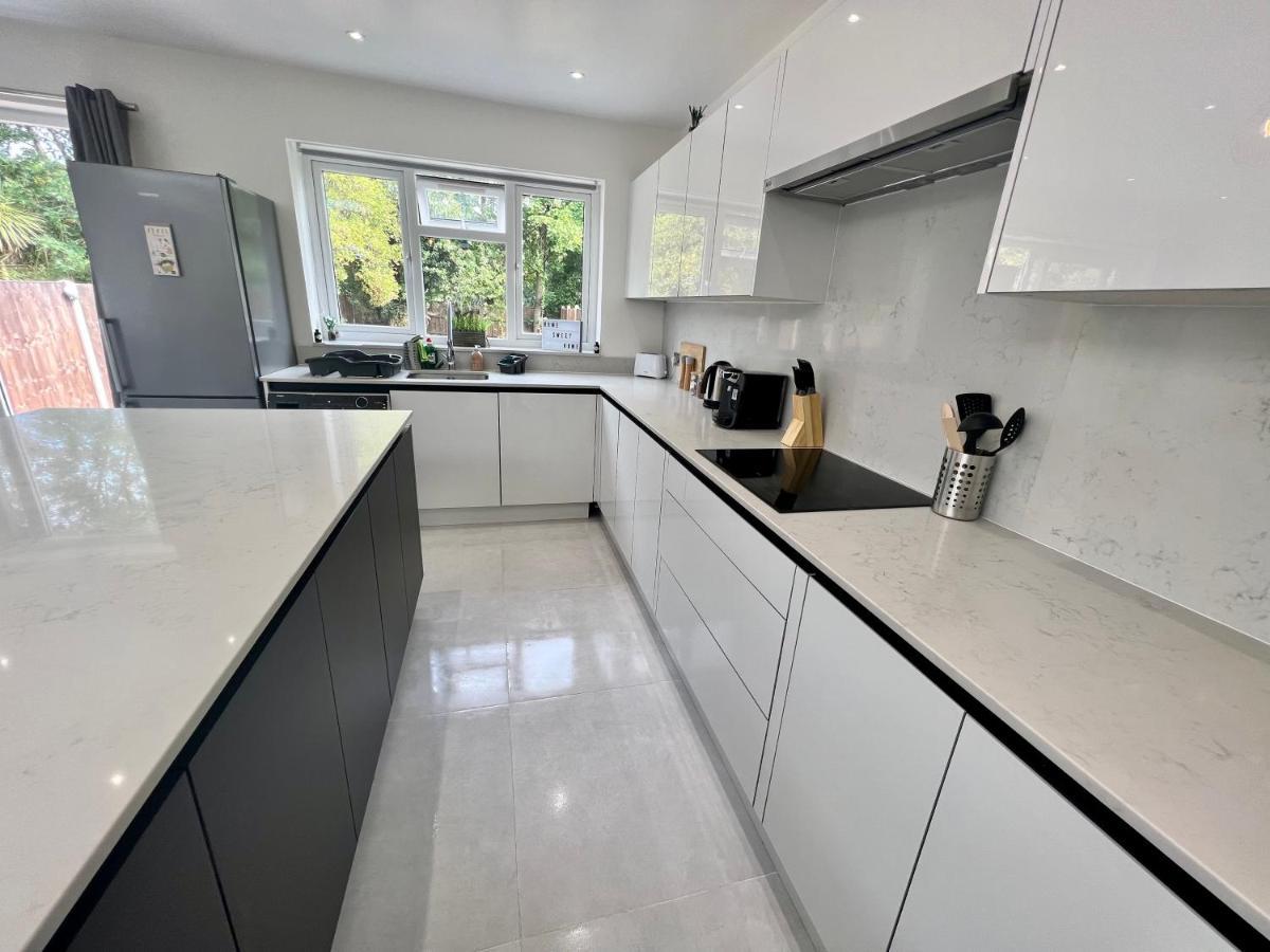 Wembley Stadium 5 Star Brand New Luxury Sleeps 14 With Parking Villa Londres Exterior foto